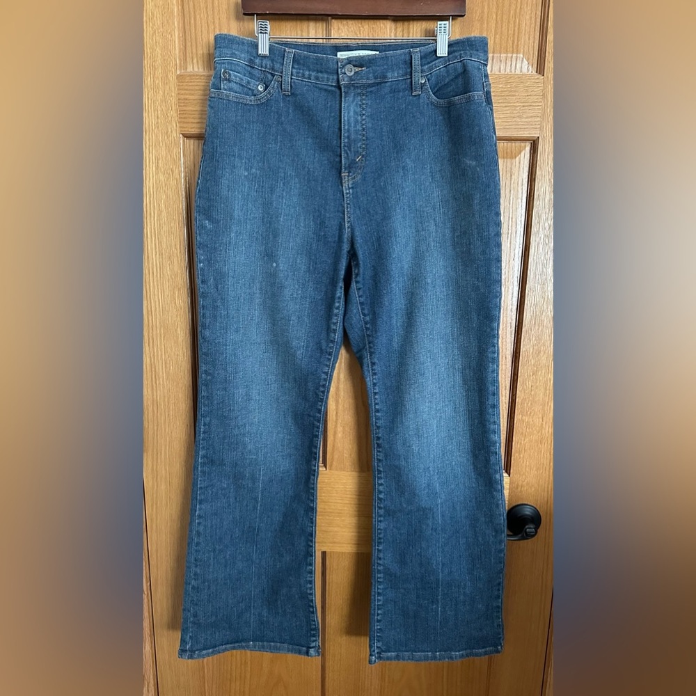 Levis 512 Bootcut Women’s Size 16 Medium 34x31 Perfectly Slimming Blue Jeans